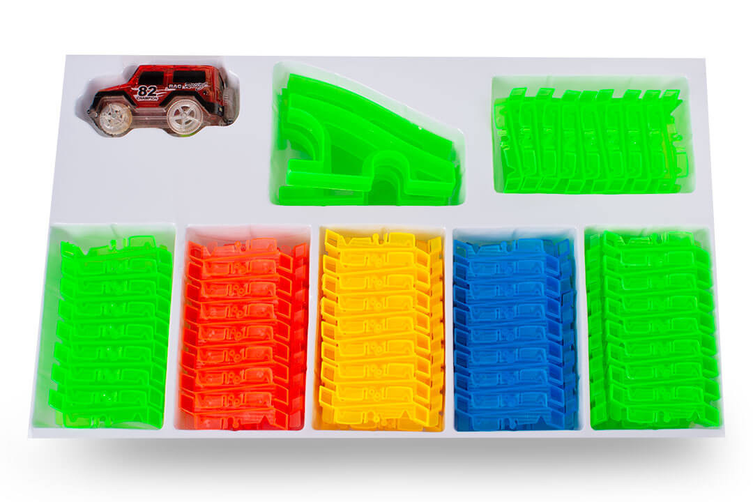 Zestaw tor wyścigowy z autkiem świecący 