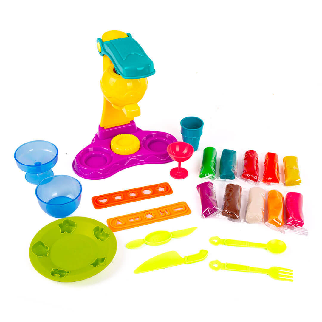 Maszynka, lodziarnia do robienia lodów z ciastoliny