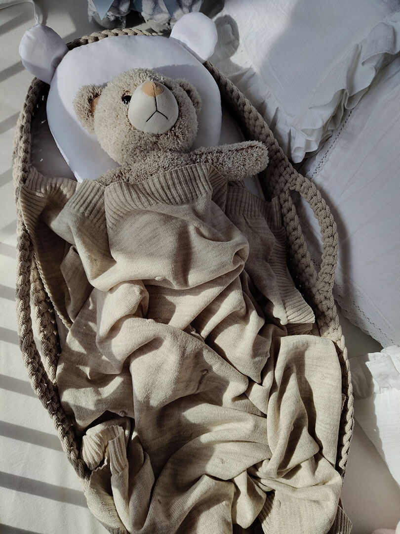 Kocyk dla dziecka na lato kropki dzianinowy