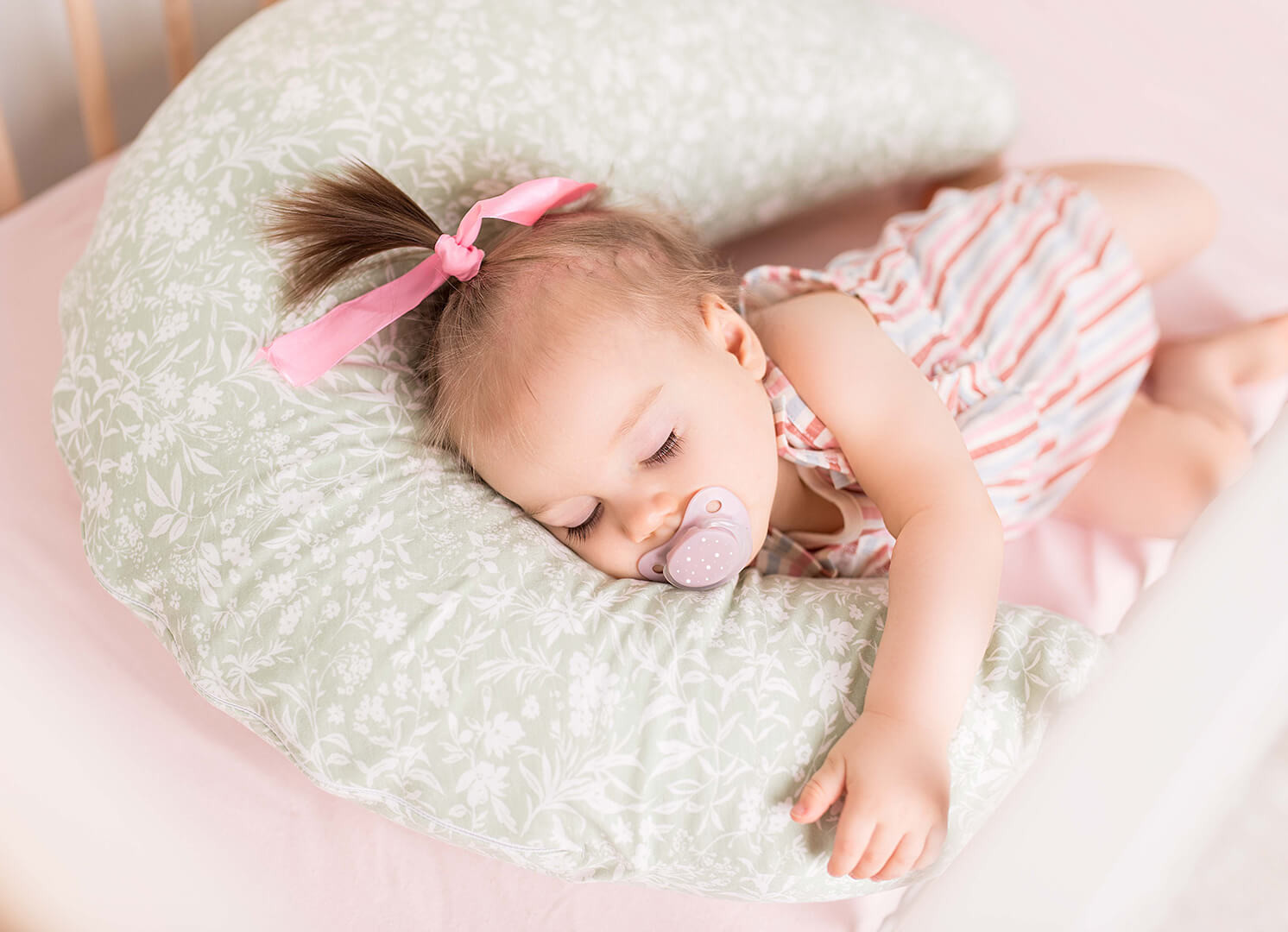 Cebuszka, rogal do karmienia i spania 