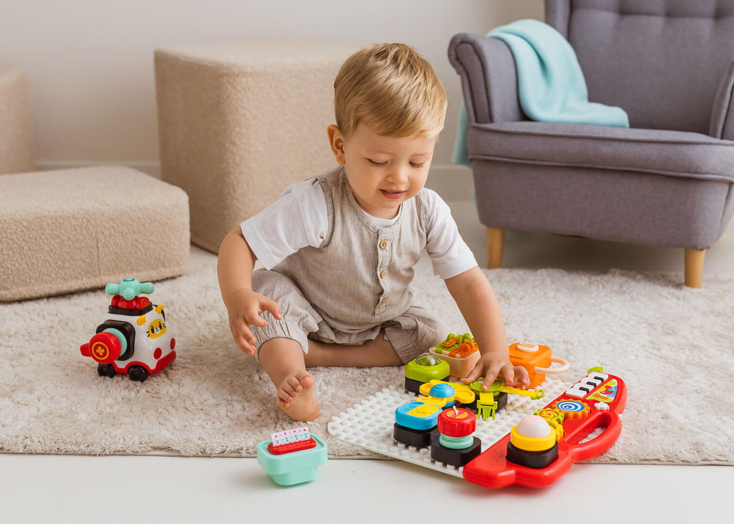 Tablica manipulacyjna Dumel Discovery motoryczny domek