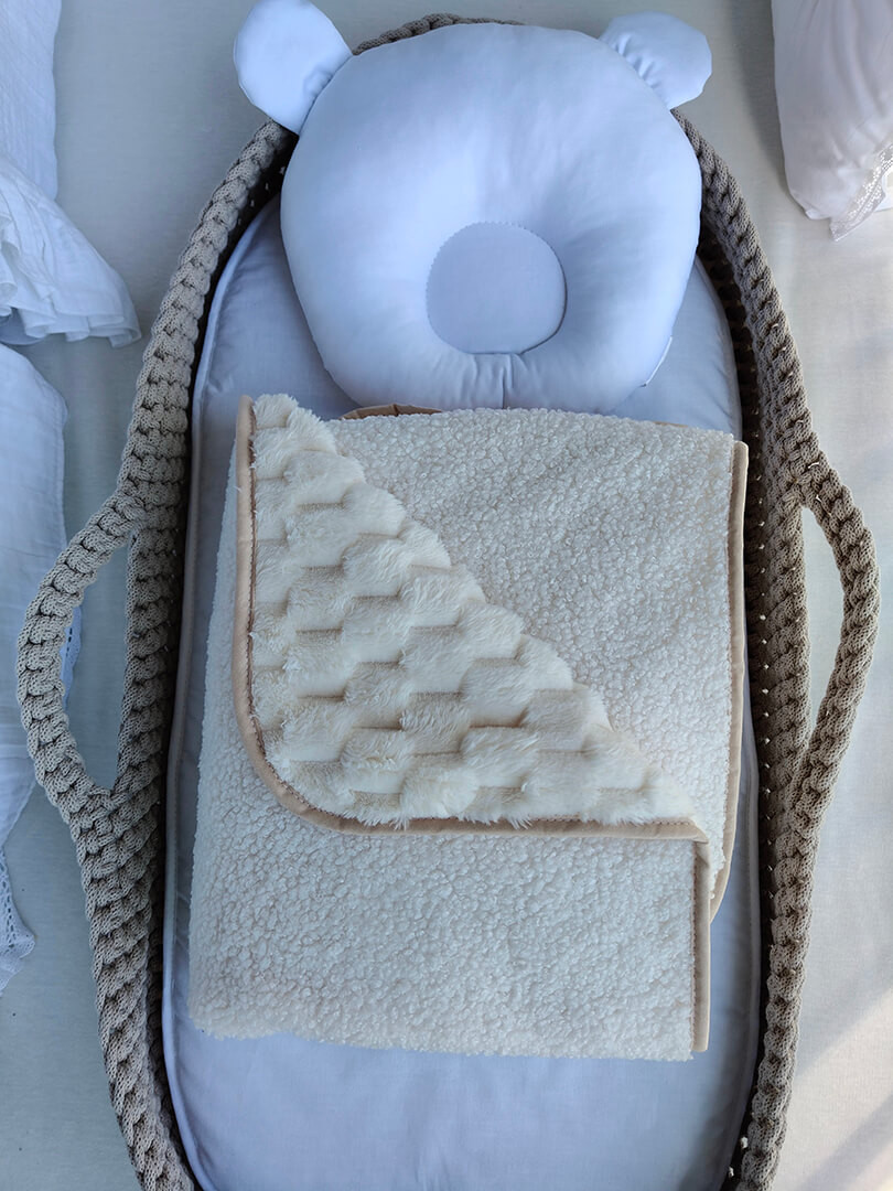 Kocyk dla niemowlaka boucle 80x90 cm 