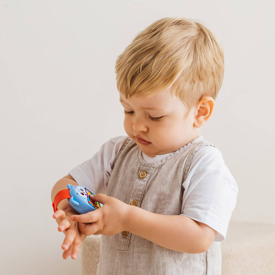 Zabawkowy zegarek marki dumel dla dzieci