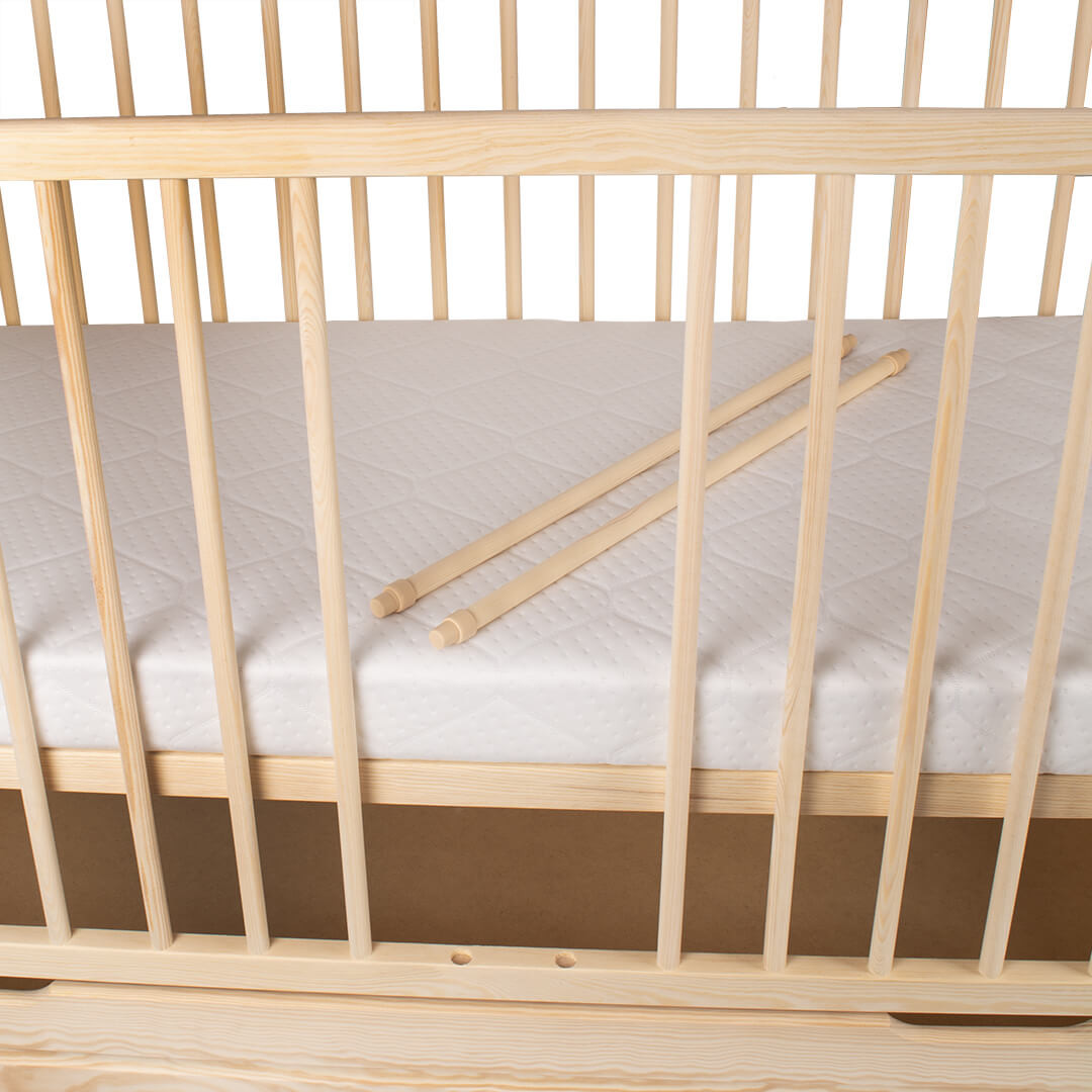 Łóżeczko z wyjmowanymi szczebelkami dla większych dzieci