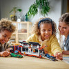 Klocki LEGO City 60445 F1 Ciężarówka z bolidami RB20 i AMR24 F1
