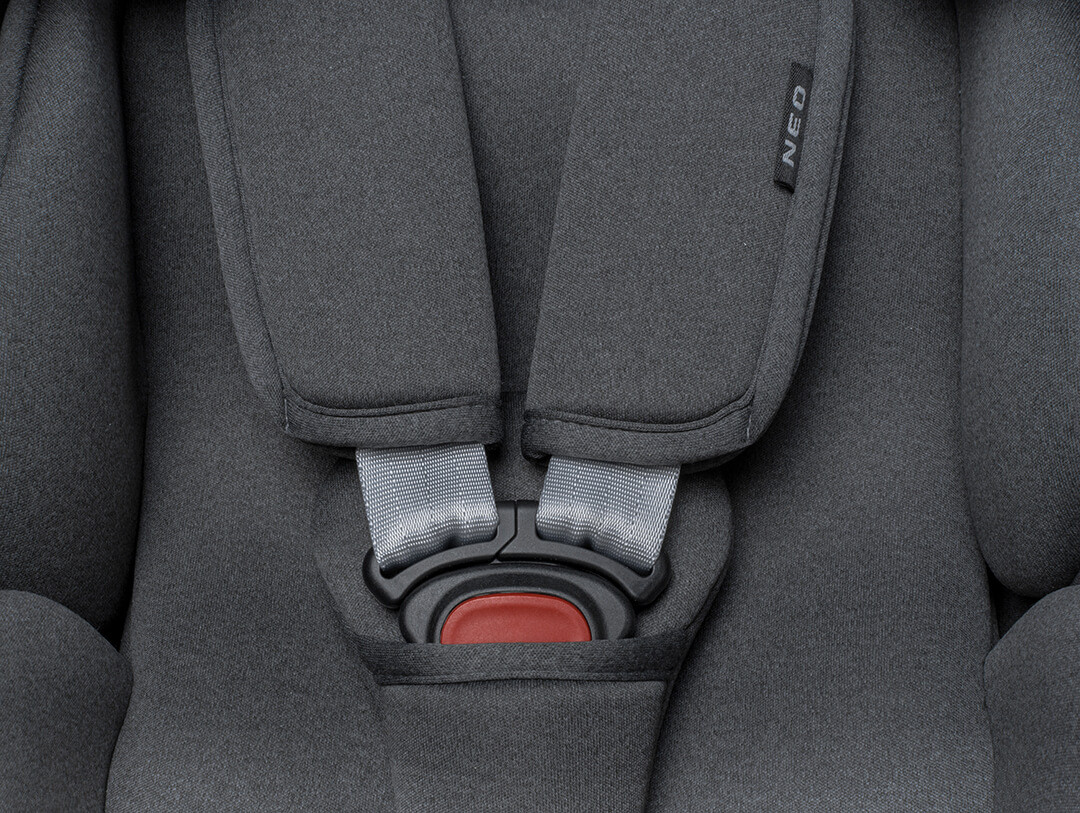 Zagłówek w foteliku NEO