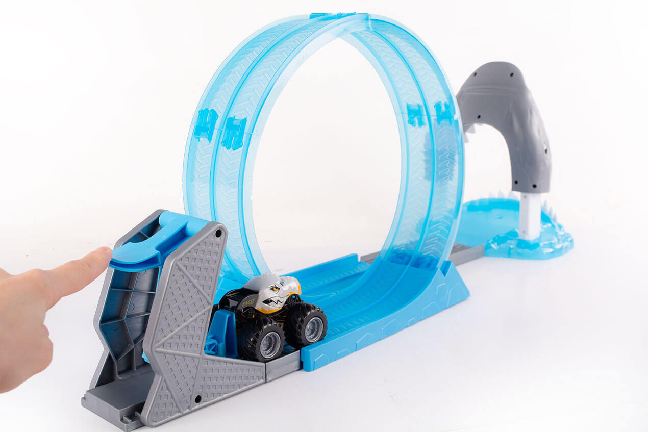 Tor, wyrzutnia rekin z autkiem 