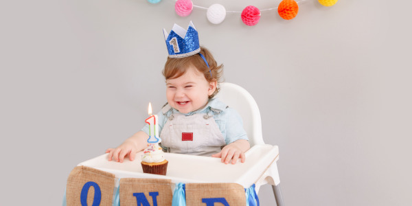 Prezent na roczek dla chłopca – praktyczne pomysły i zabawki